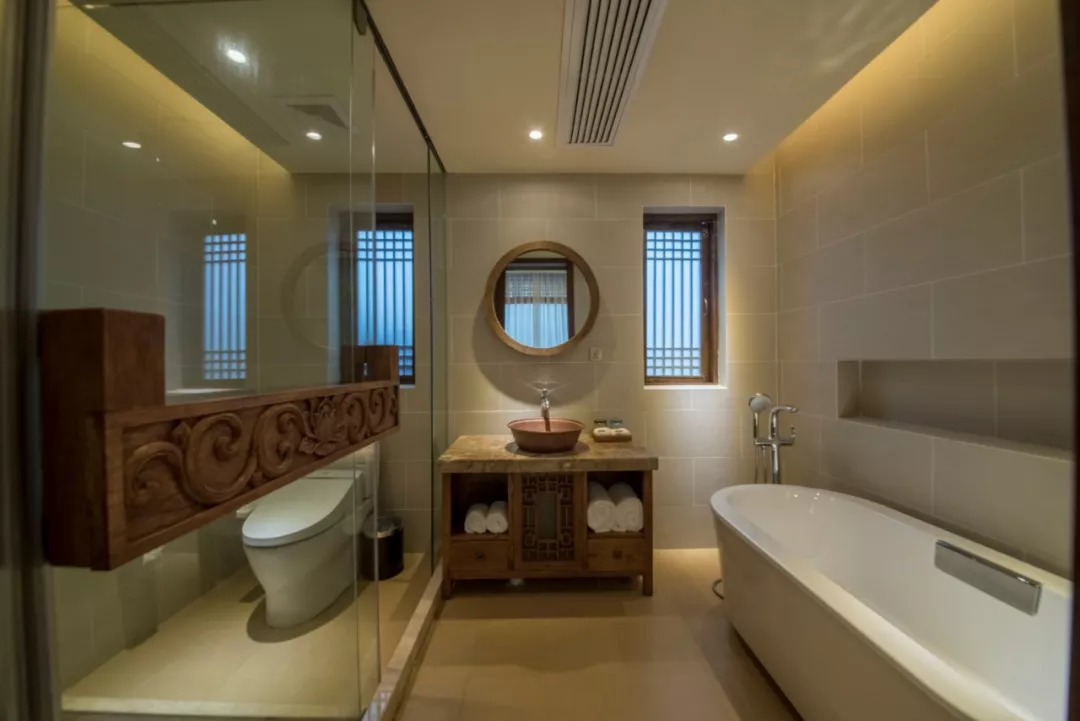 离开故里赴香港30载，玉龙雪山依然屹立为她守候丨丽江·久木居舍