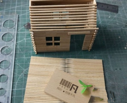 用牙签制作精美小木屋的视频,如何用牙签做成小木屋教程