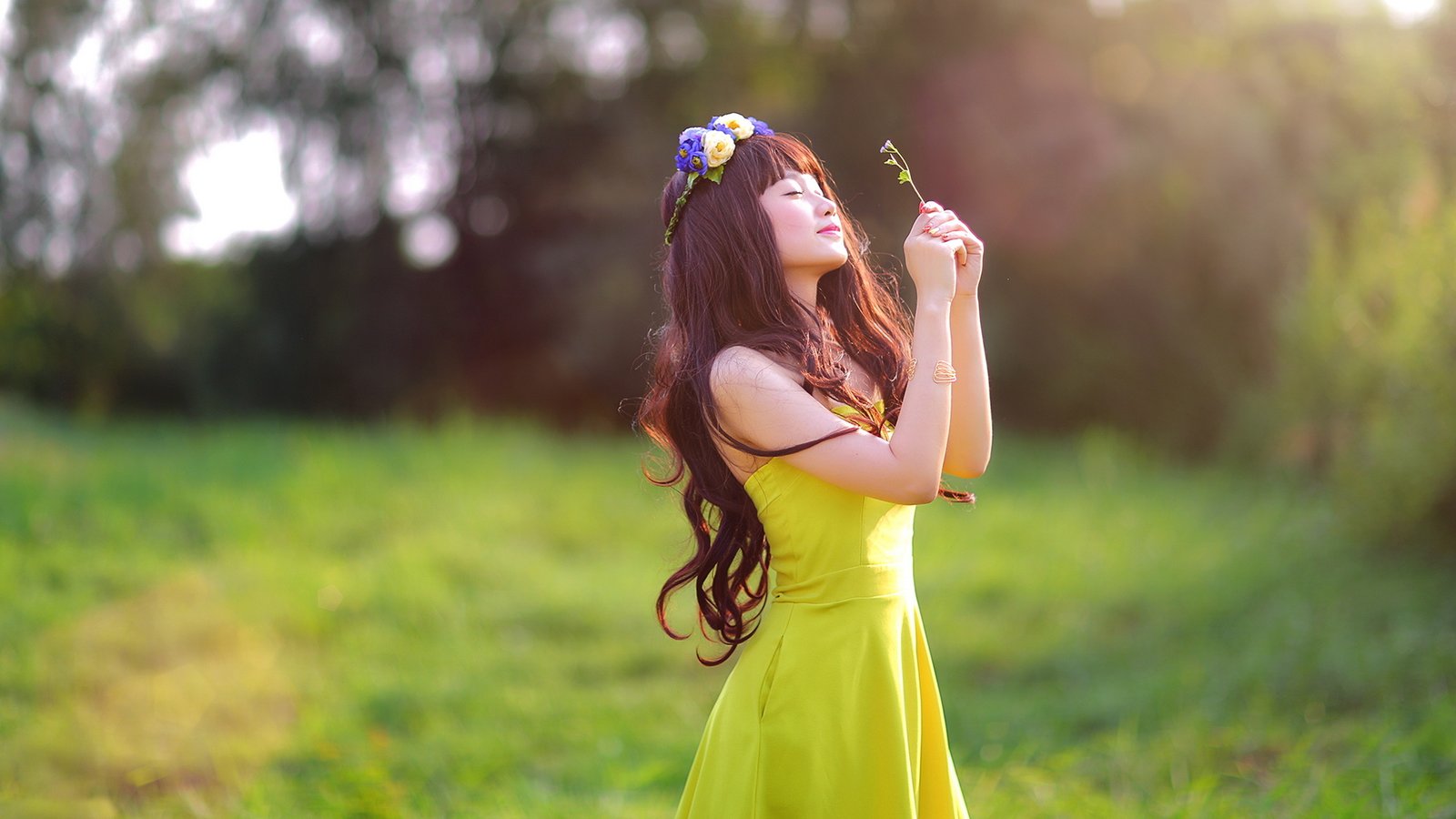 男生相亲简单大方的自我介绍,女生自我介绍范文简短小清新相亲