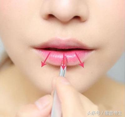 涂口红总是沾杯教你小窍门,口红正确涂抹方式不沾杯