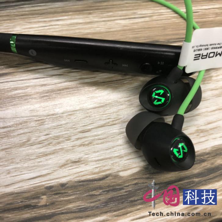 黑鲨左右游戏手柄评测,黑鲨第二代有线耳机评测