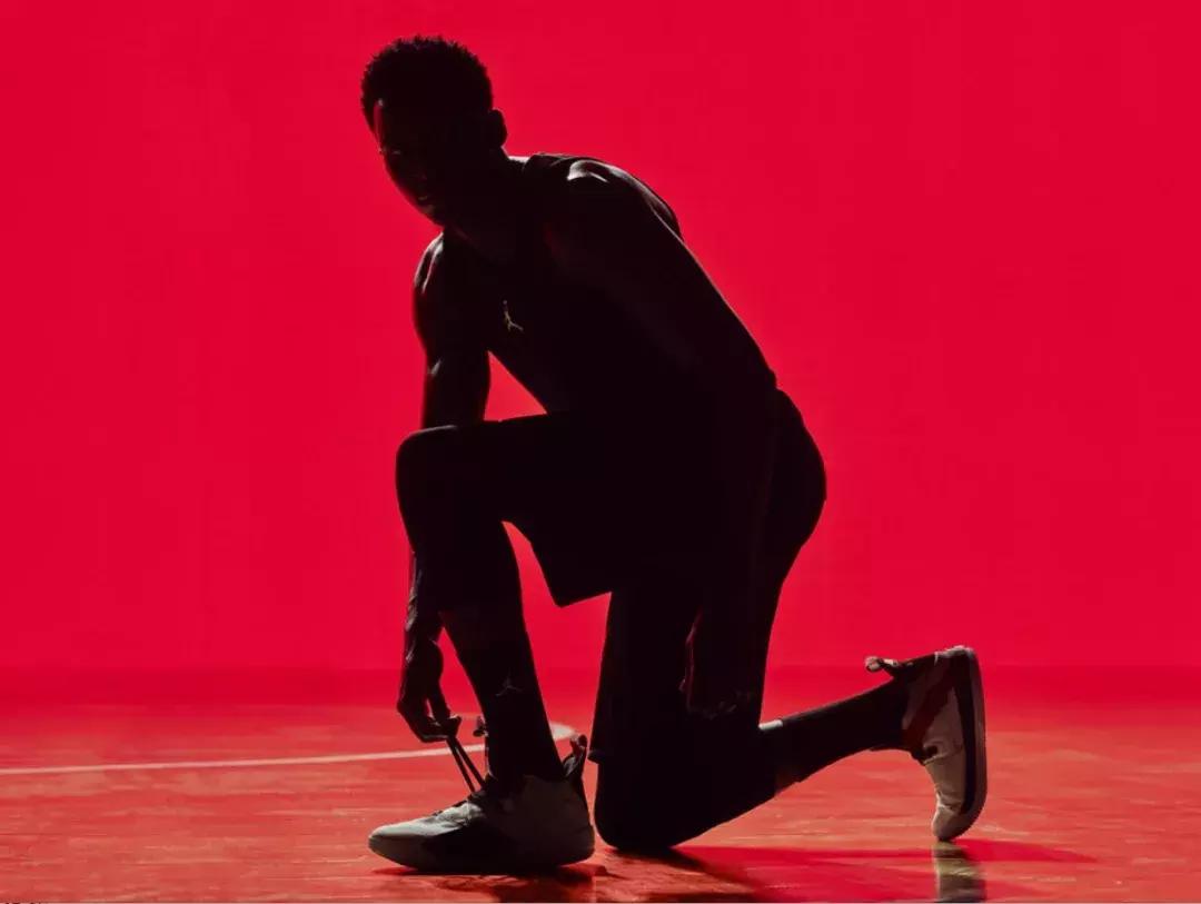 郭艾伦aj1鞋带绑法,郭艾伦上脚aj新款