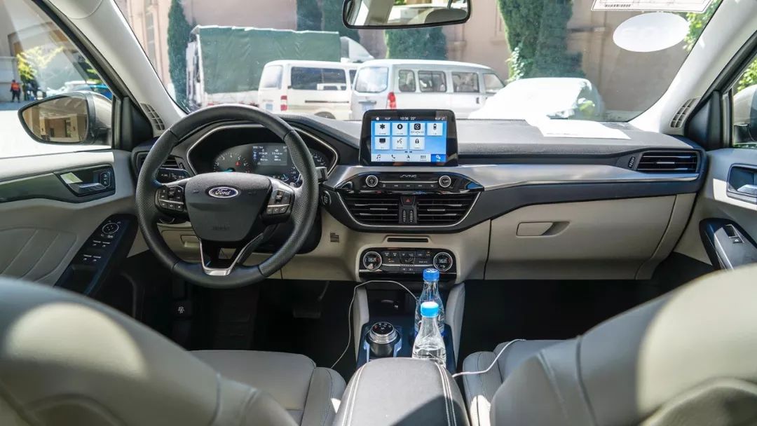 试驾新一代福特福克斯,福特福克斯和思域哪个好