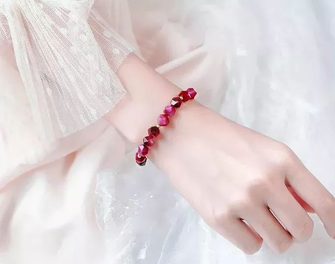 还担心撞款烂大街？精不精致一样东西就出卖了你！