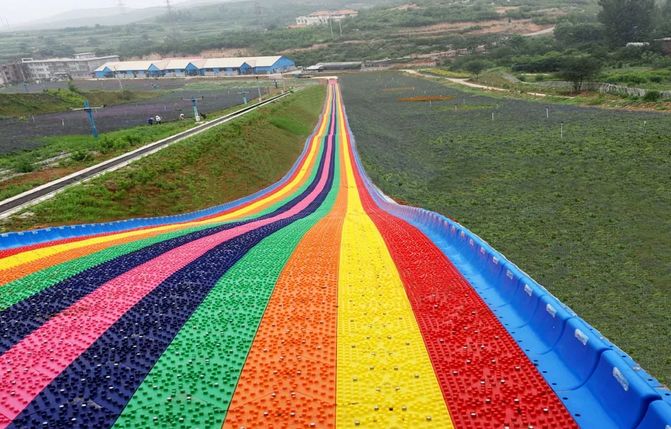 网红滑梯景点,八大处公园网红滑梯