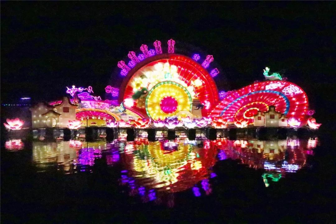 美美美!现在起到10月底,佛山这个超靓灯会喊你来约会,免费!