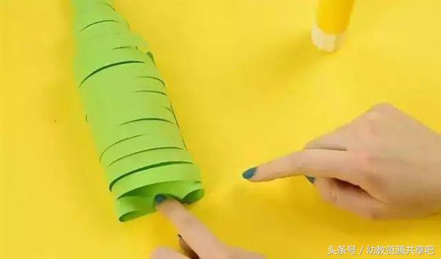 用彩色纸条制作手工卡纸,超简单卡纸手工特别好看