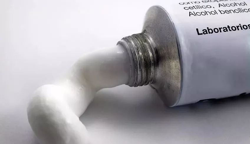 宝宝和妈妈都适合的外用药，几块一支的它功能超出你想象