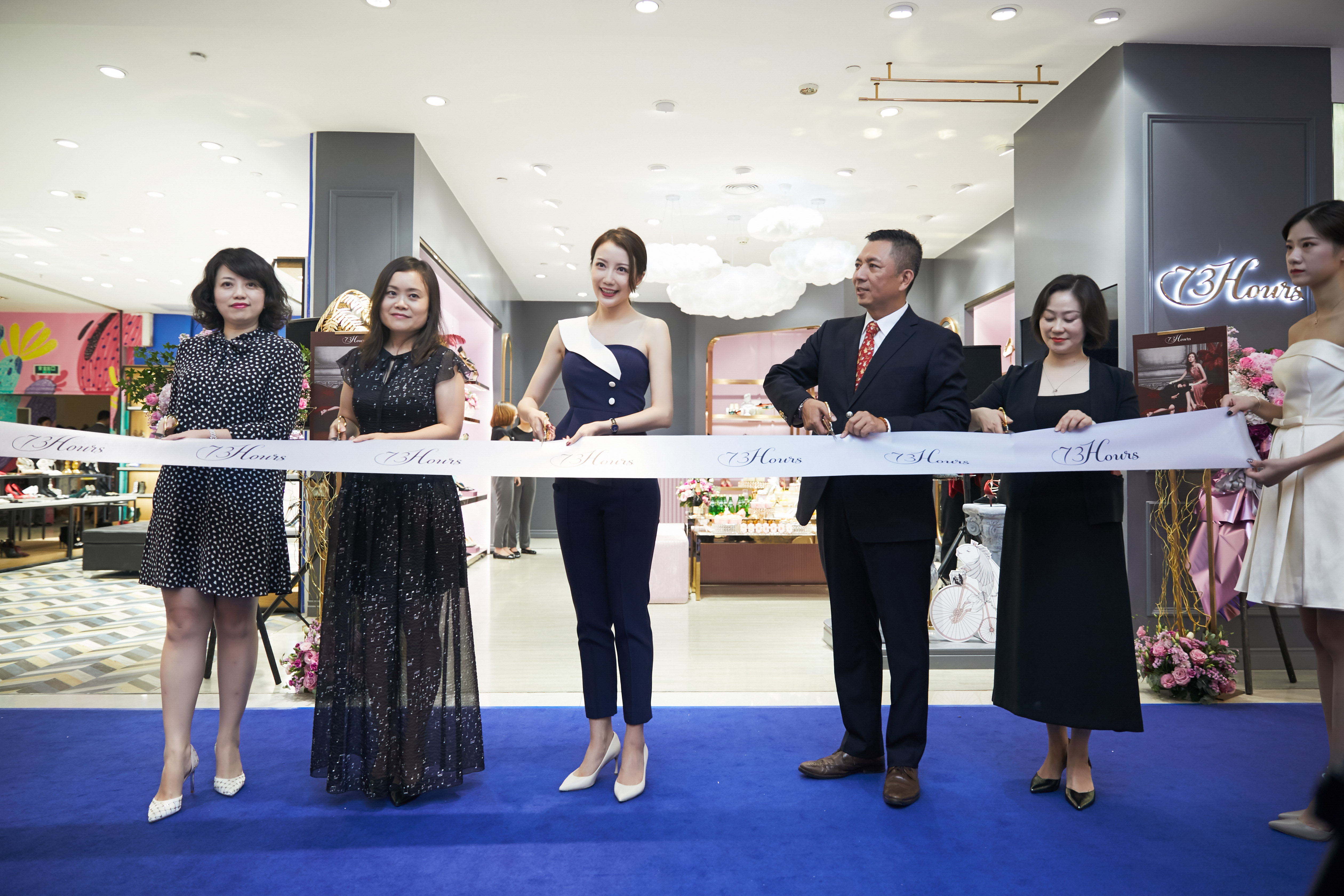 红遍时尚圈的女鞋品牌73hours，盛大入驻成都群光广场