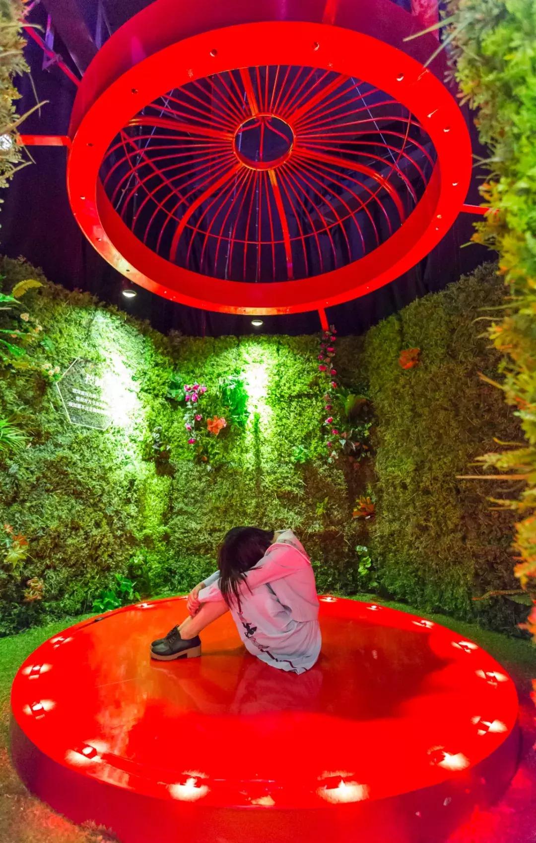 戚薇都来拍拍拍！比IMAX还震撼的沉浸剧场，足足1000㎡共17种主题