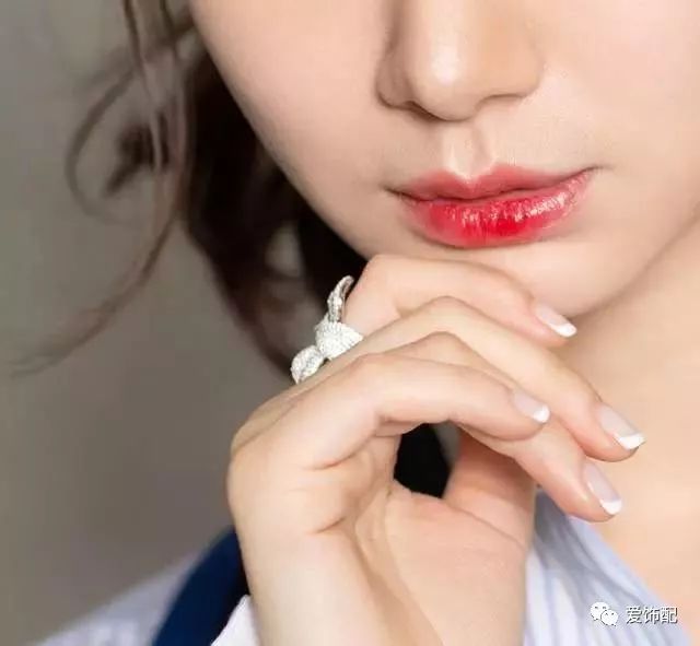 昨天去做了美甲上班领导会说吗,做了美甲半个月