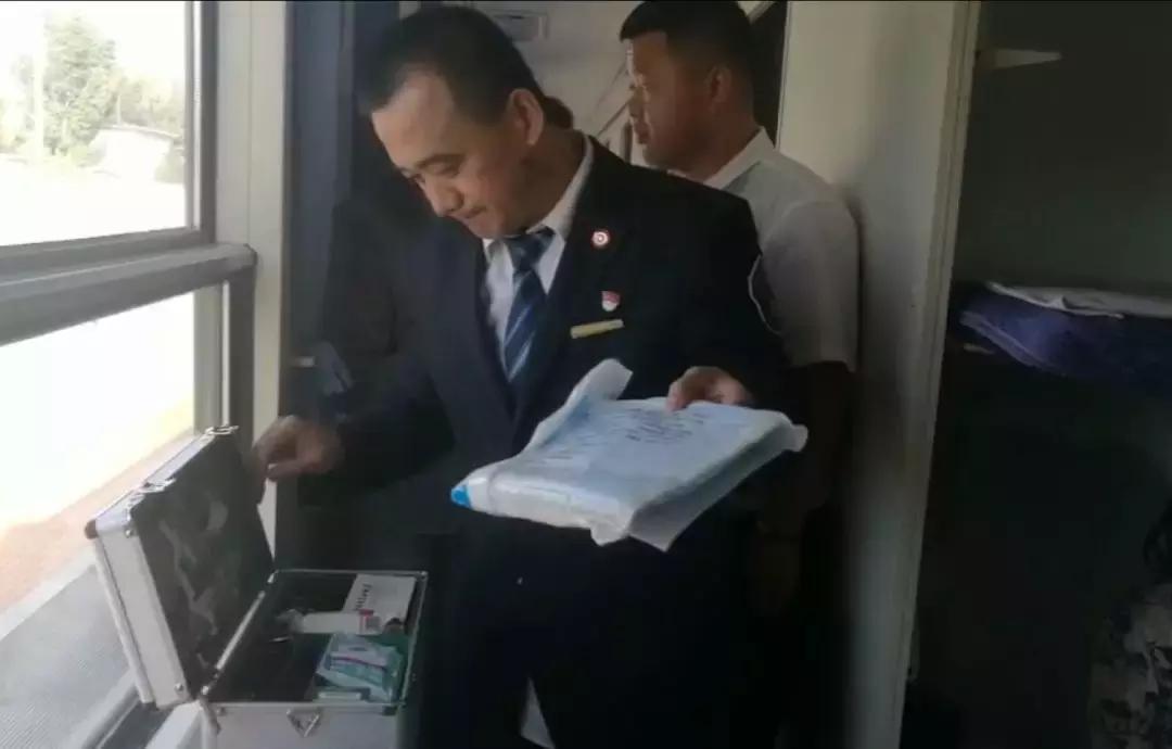 女童发高烧推拿部位,女童高烧抽搐