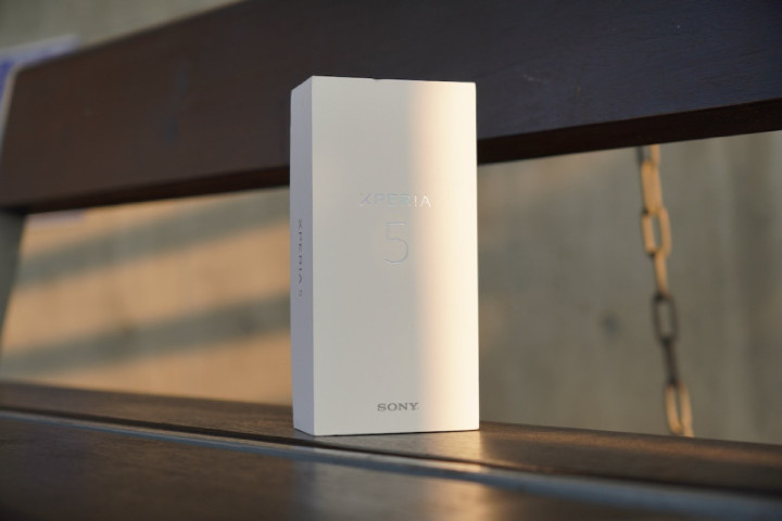 一部美到犯罪的手机，对不起，索尼已经很久没让我这么兴奋了