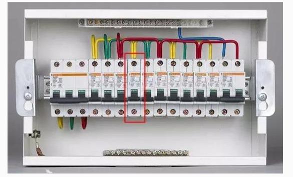 水电师傅安装布线,水电师傅施工