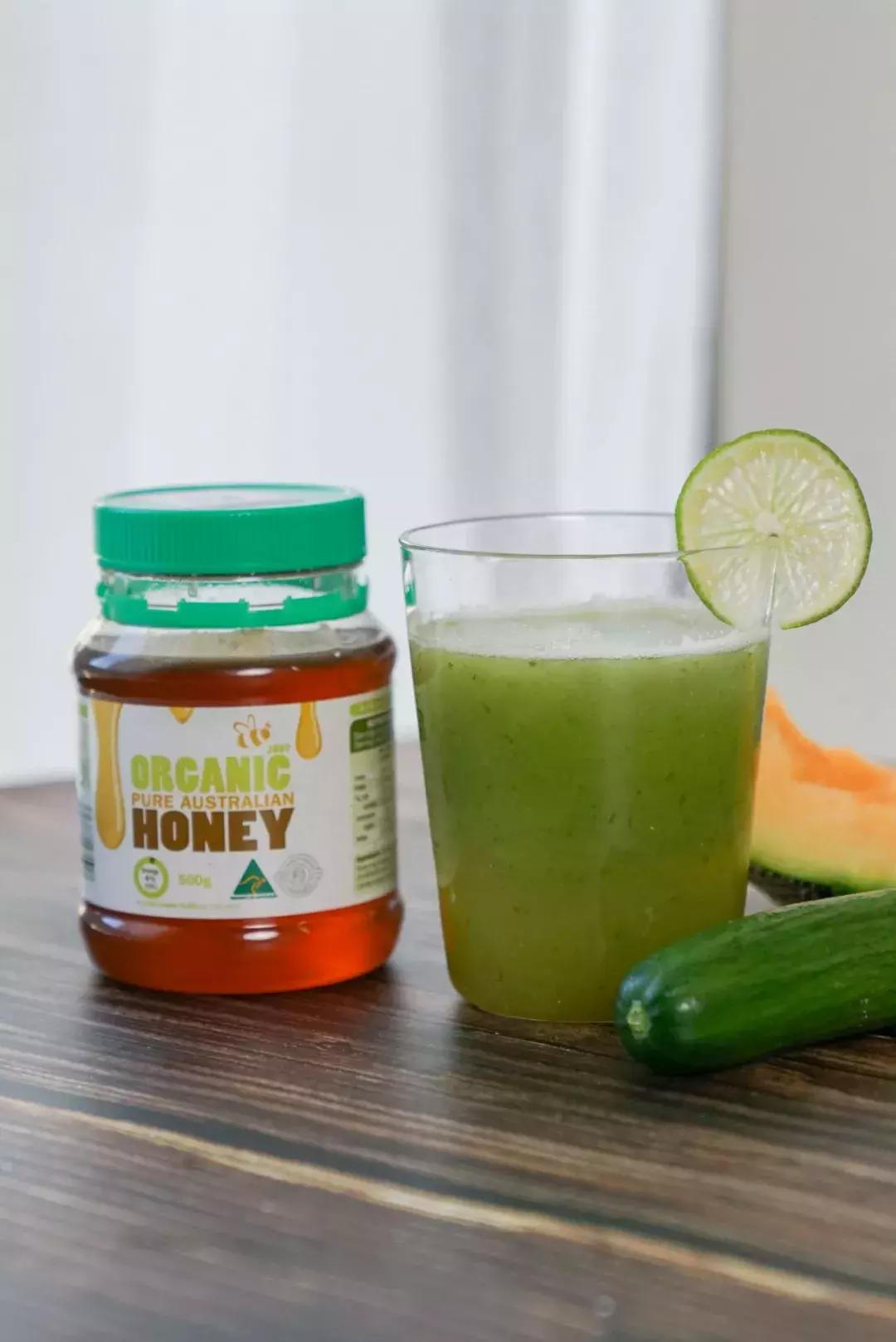 工作累了喝一杯小酒,上班这么辛苦还要回家做饭