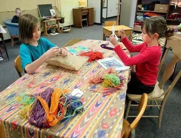 幼儿园五大领域和蒙氏教学哪个好,选择蒙氏幼儿园好还是常规幼儿园