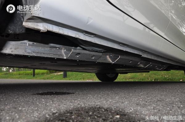 荣威ei5纯电会不会很闷,开空调影响汽车油耗