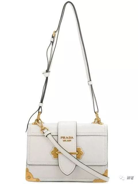 结婚当天适合妈妈背的包推荐,去参加婚礼背什么颜色的包合适