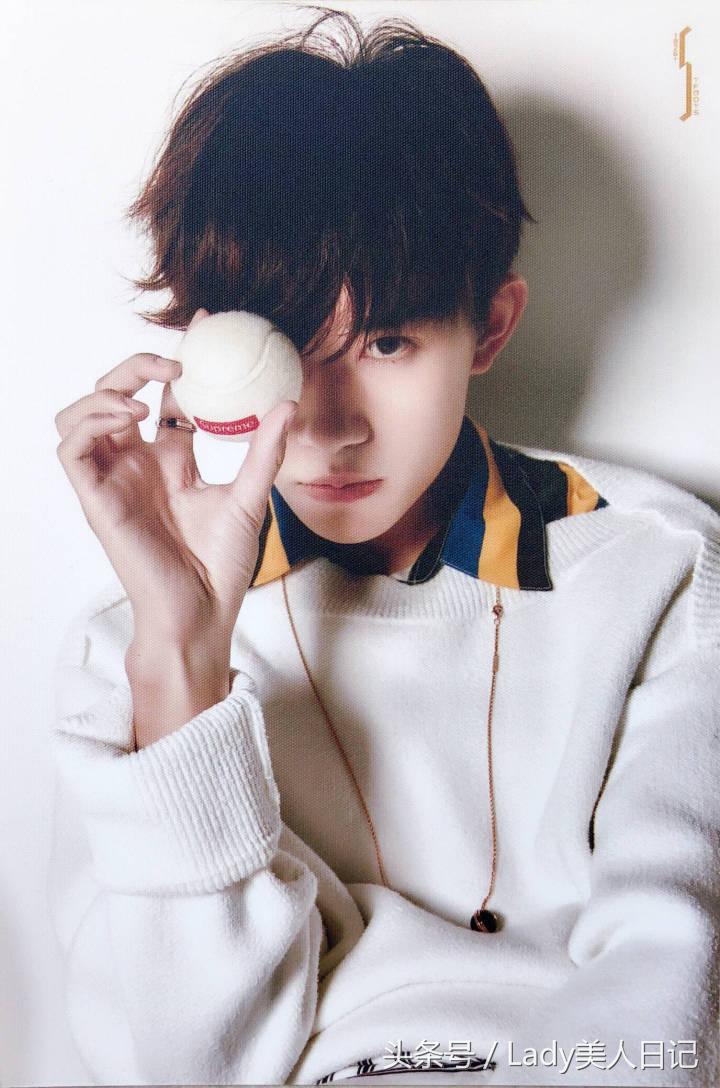 王俊凯芭莎封面,王俊凯芭莎时尚图高清