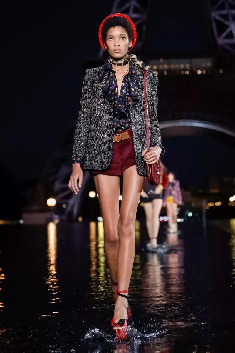 戚薇霸气走秀,唐嫣戚薇机场街拍大全