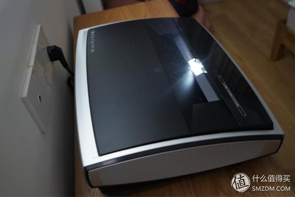 坚果激光电视u1120寸,坚果u1激光电视是4k吗