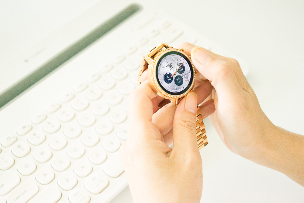 戴fossil手表,fossil智能腕表