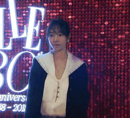 据说爱笑的女孩子法令纹特别重,爱笑的女孩法令纹都不会太少