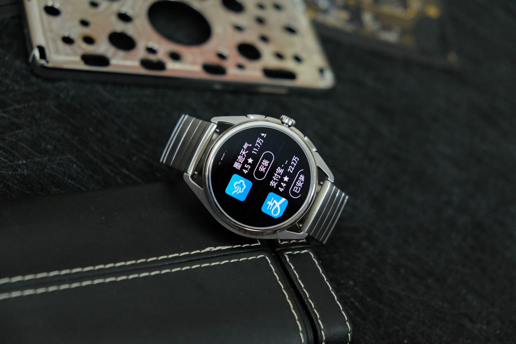 为什么说买阿玛尼手表智商税,苹果手表和阿玛尼哪个好