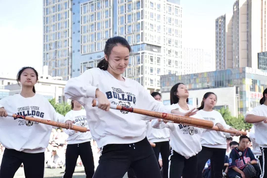 巧绘世界缩影，畅舞运动激情，科中第十届体育文化节盛大开幕