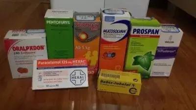 小孩吃了一瓶药洗胃,女童误食药丸后住院洗胃