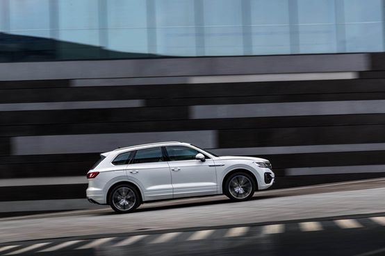 与奥迪q7同平台的大众suv,全新一代途锐即将北京首发高清