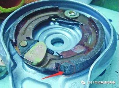 电动车突然刹车不走了,电动车为何刹车会失灵