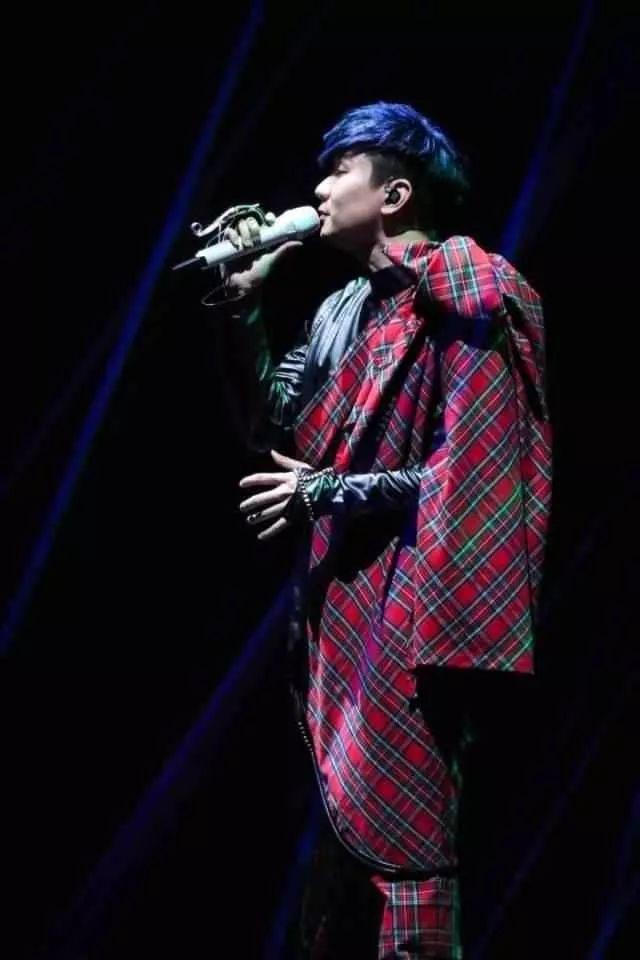 电竞大型比赛现场林俊杰,直播林俊杰演唱会彩排