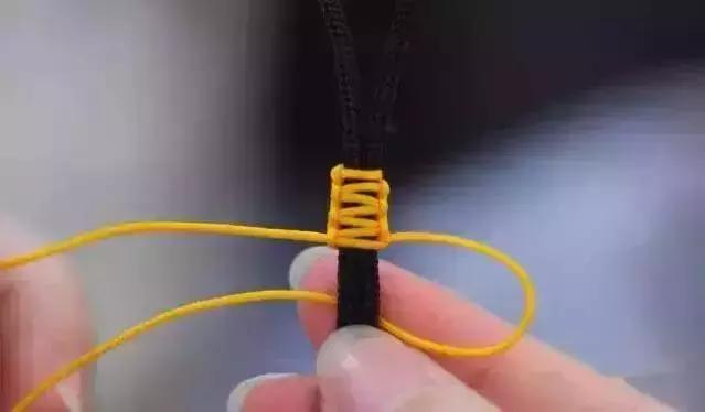 文玩手串串珠怎么打结,文玩手串水晶弹力绳子打结方法