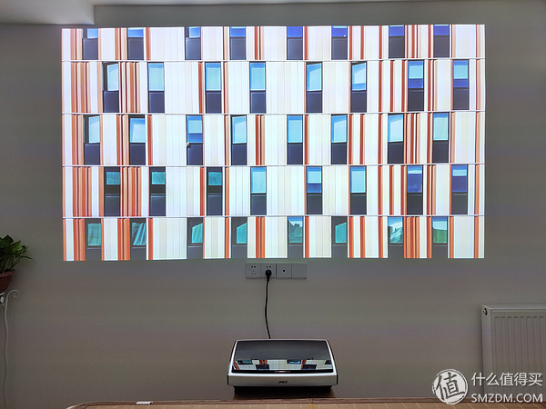 坚果sk120寸激光电视,坚果激光电视u1值得买吗