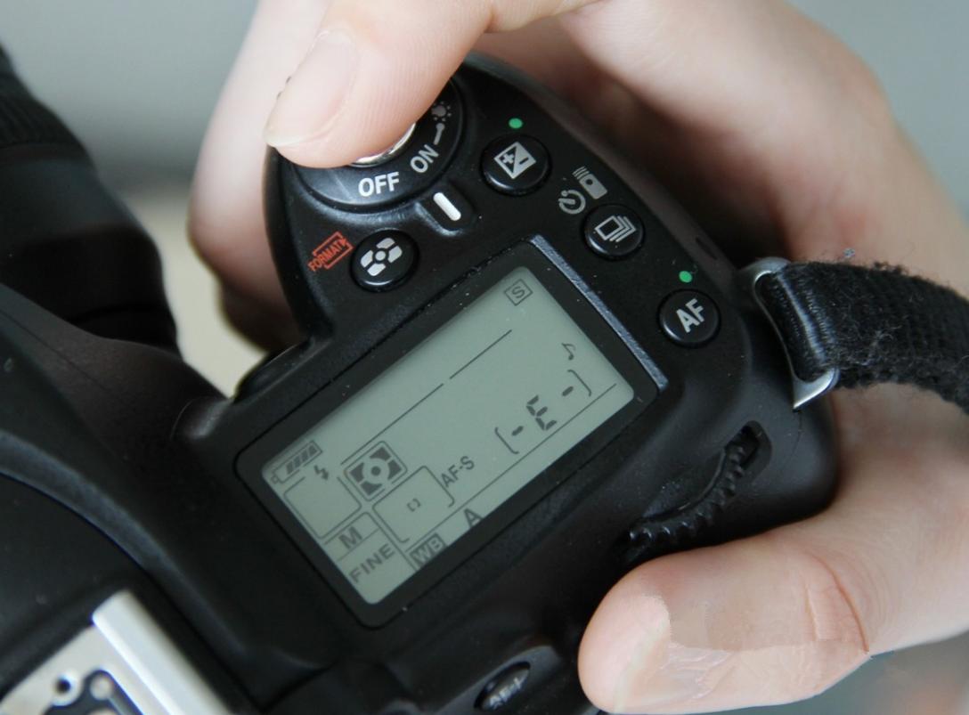 尼康d500停产了还值得买吗,尼康刚上市的入门单反