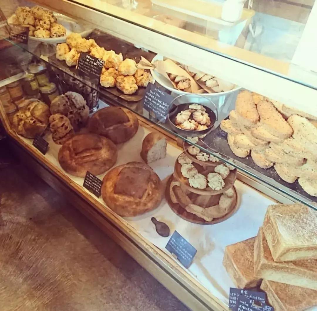 石窑面包店内实拍视频,天然酵母的石窑面包店