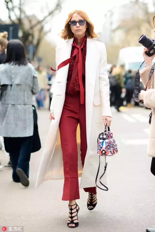 秋天长丝巾系法大全女慢动作,秋天丝巾防寒各种围法