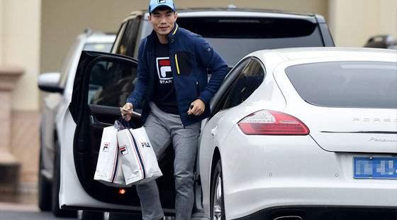 中国足球球星开什么车,中国足球运动员座驾排行榜