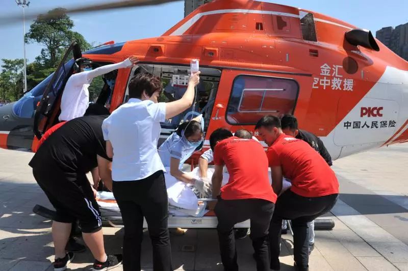 新闻男子偷变压器触电身亡,新闻一男子晚上偷电瓶被抓