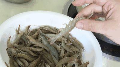 三亚火车头万人海鲜广场哪家好吃,在三亚3000元一桌的海鲜大餐