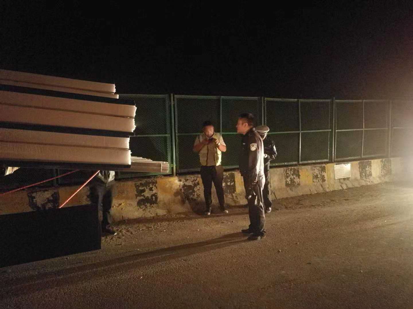 「你的强大我的骄傲」国庆7天小长假蒲城公安24小时不“打烊”之三我们奉命前行