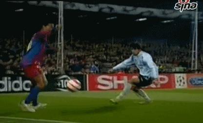 足球小罗用过的过人技巧教学,小罗再现经典庆祝动作