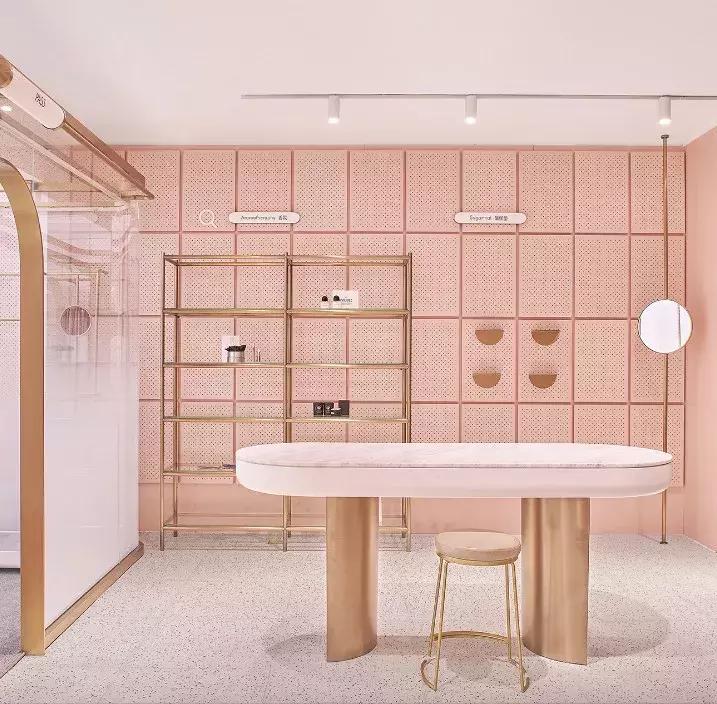 王菲喜欢的设计师,王菲造型师开的店