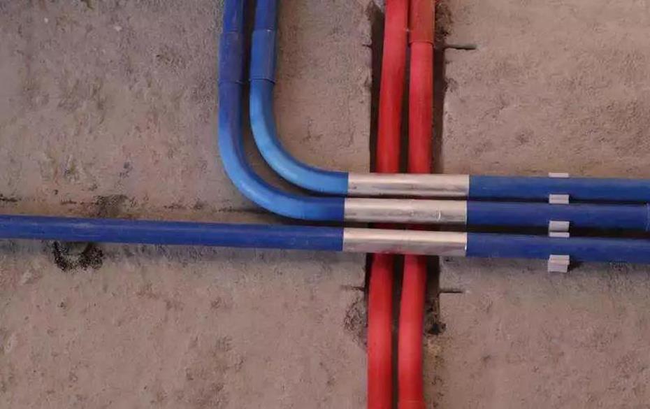 水电改造到底走天花板好还是地面,老房水电改造避坑最佳方案