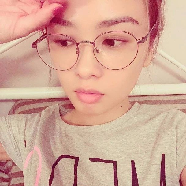 颈部以下红疹,全身长满红色的小疹子而且特别痒