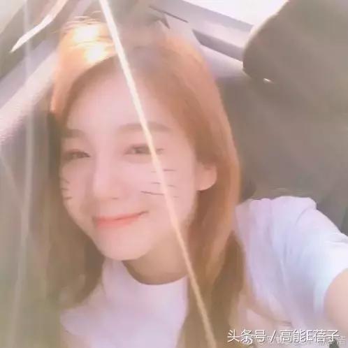 拍照pose技巧和方法,女生拍照剪刀手pose