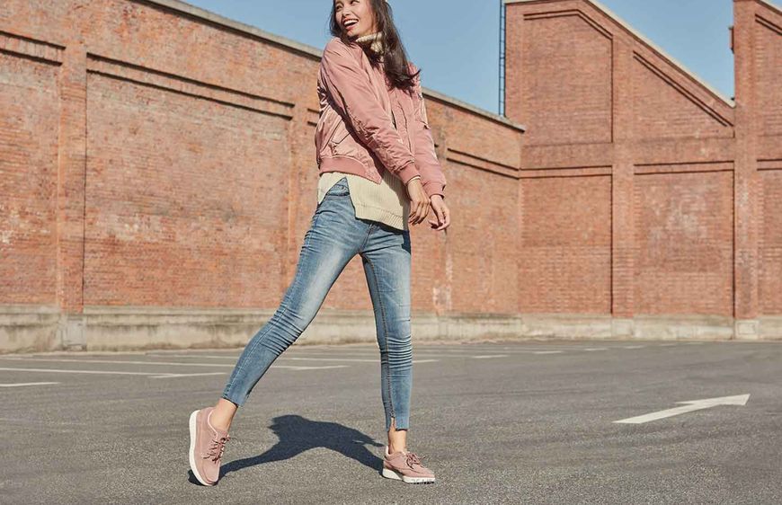 板鞋显腿瘦长,长腿板鞋