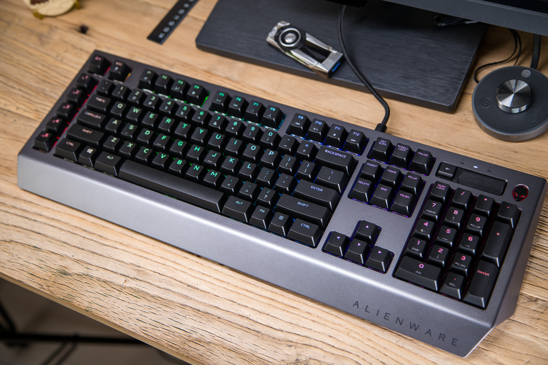 alienwarem18机械键盘和普通键盘,alienwarex15机械键盘