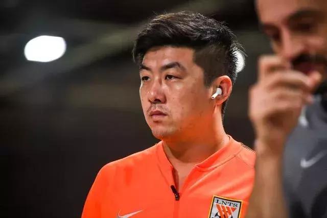 国足球员身材走样德布劳内,国足胖肚子